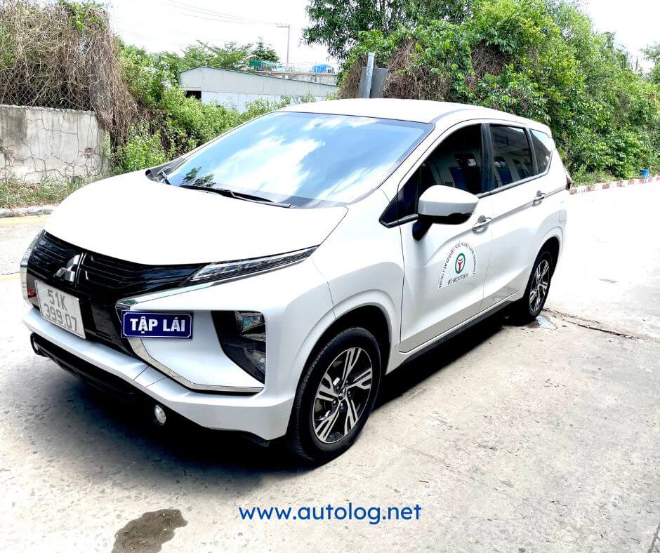 trường dạy lái xe nhà bè nhiều người học