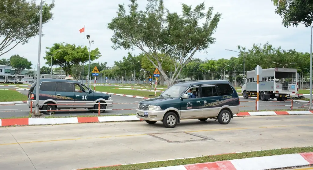 các trường dạy lái xe phú nhuận