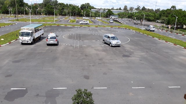 trường dạy lái xe ô tô b2 ở nhà bè