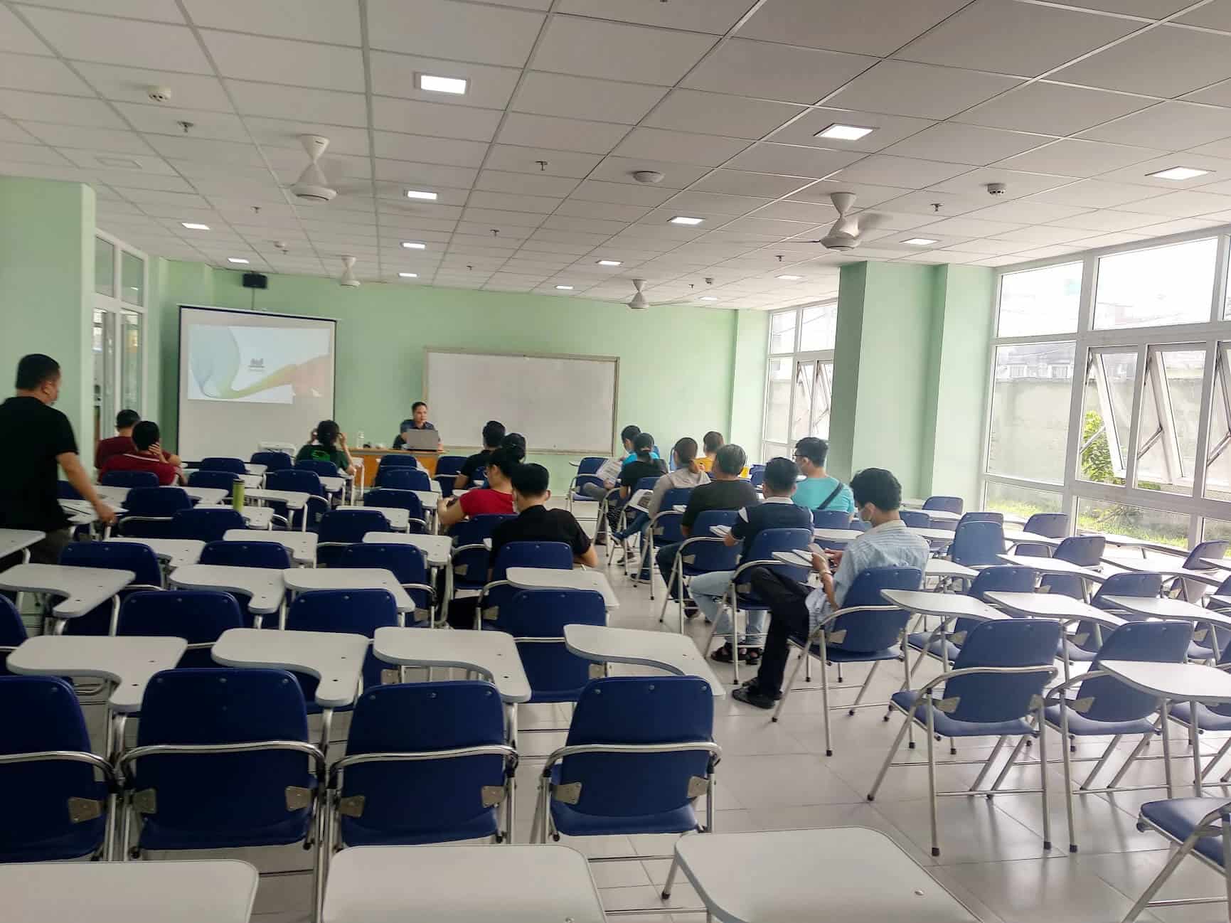 trường đào tạo lái xe thành công có nên học không